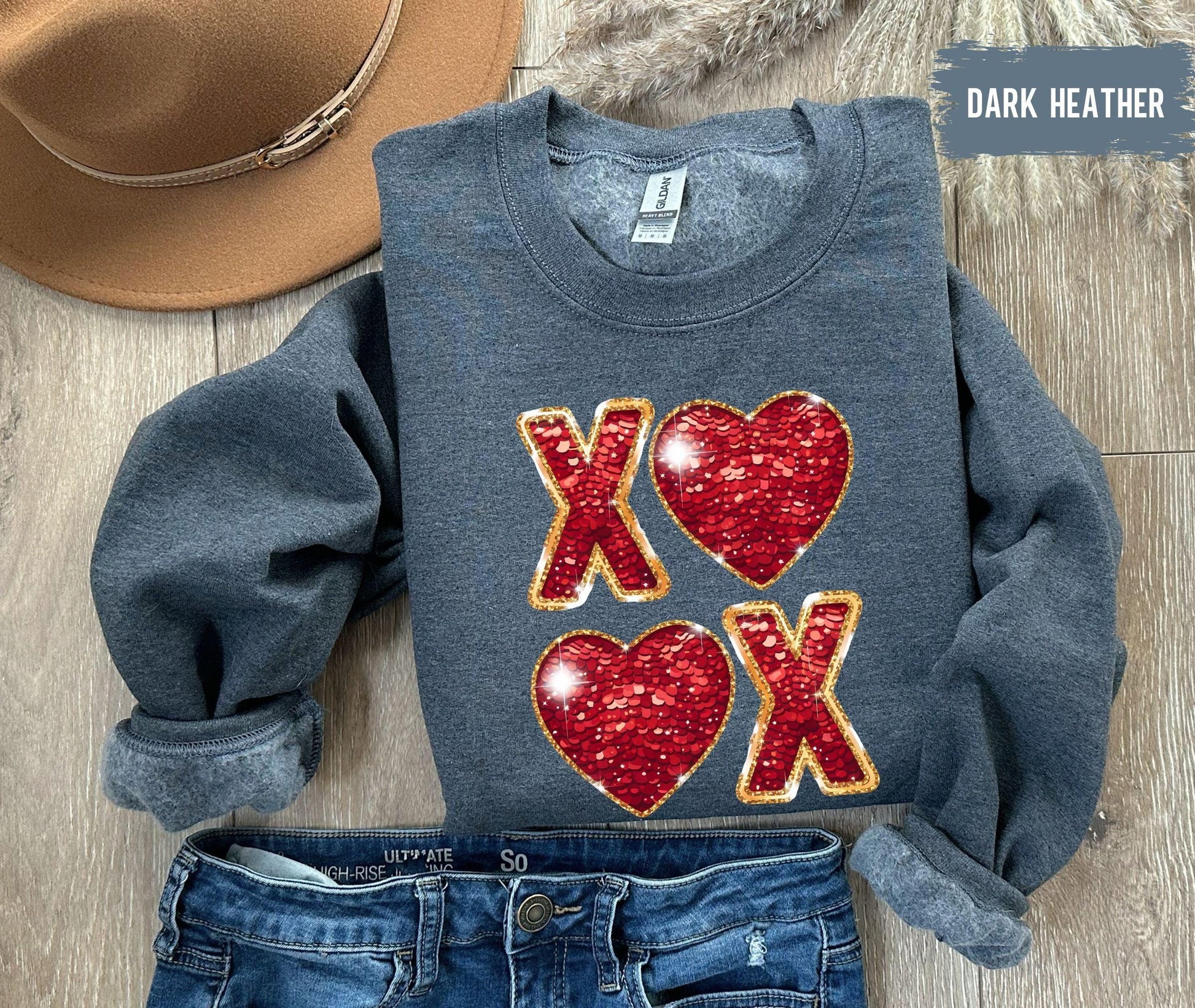 XOXO Sweatshirt, Valentine Sweatshirt, Women Love Heart Cute Crewneck, Cute Valentine Shirt, Valentines Day Sweatshirt Faux Sequins Glitter